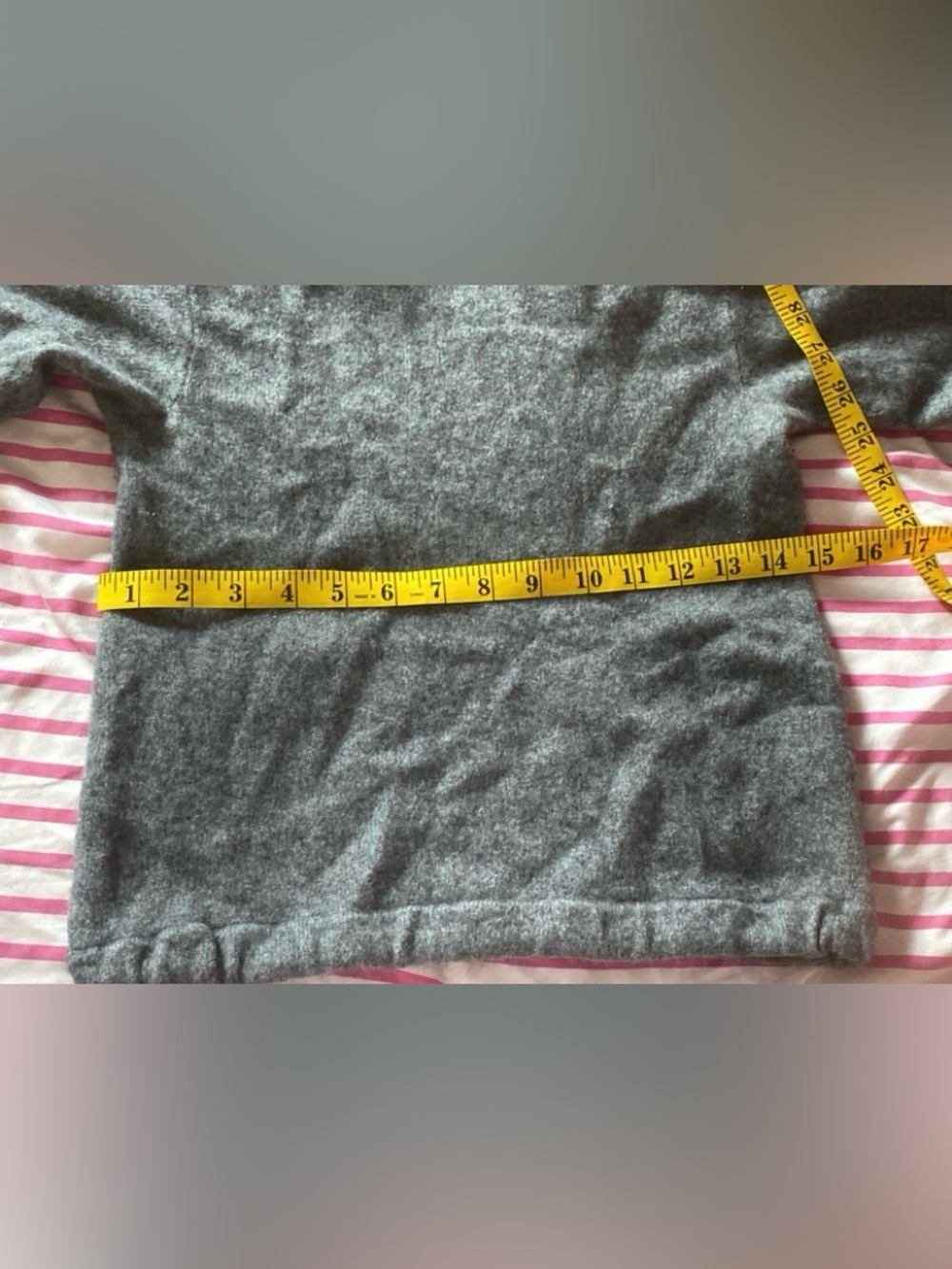 Vince Grey Boiled Cashmere Short-Sleeve Mock Neck Sweater - Perfect Condition - Picture 8 of 9